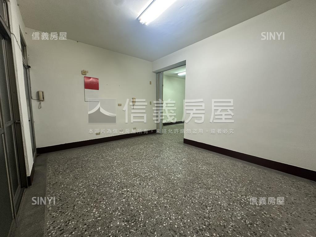 三面採光三樓三房棒房屋室內格局與周邊環境