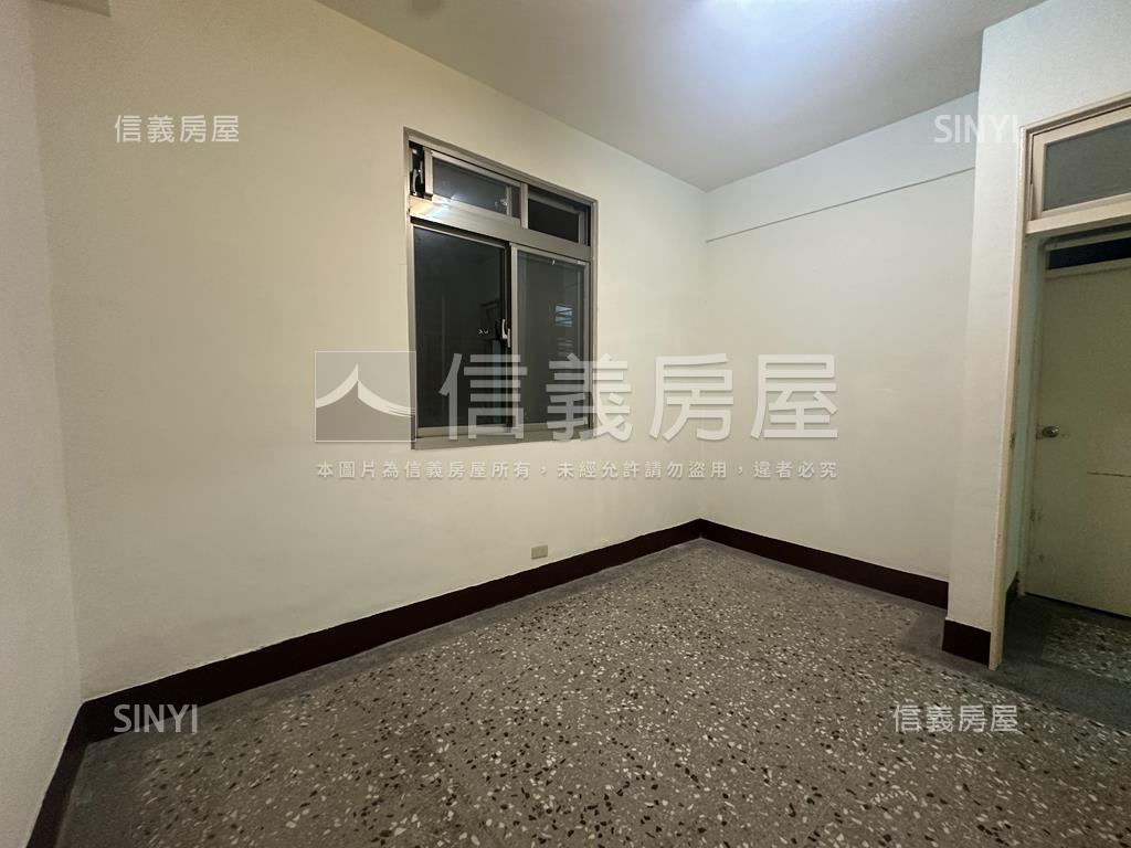 三面採光三樓三房棒房屋室內格局與周邊環境