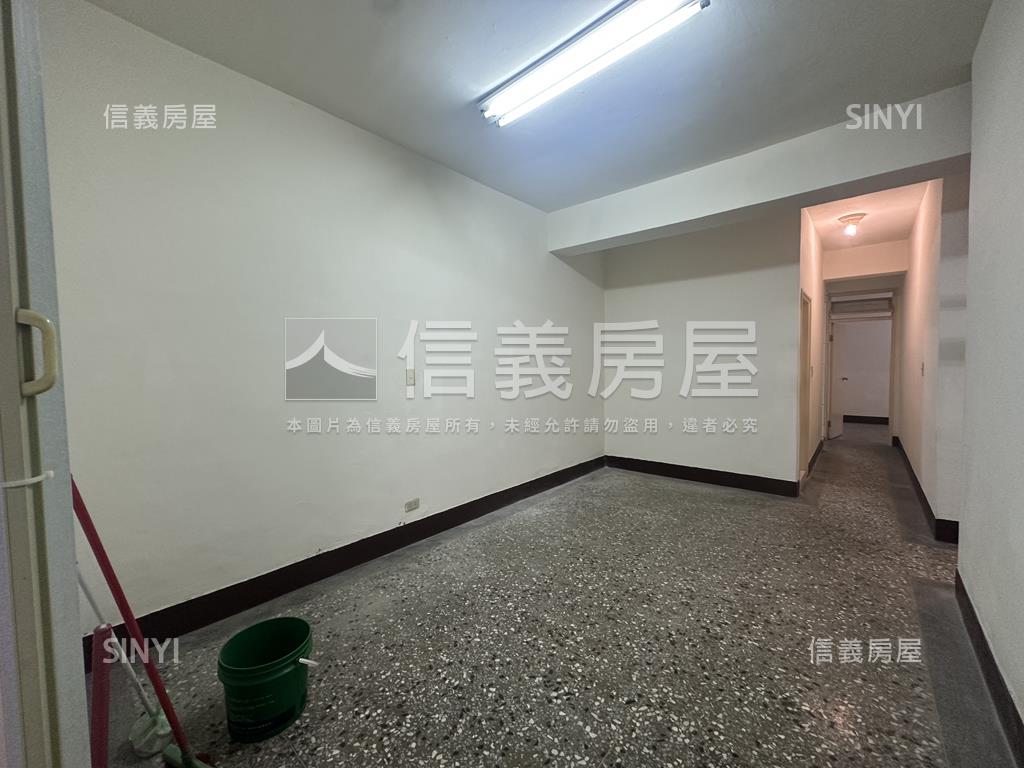 三面採光三樓三房棒房屋室內格局與周邊環境