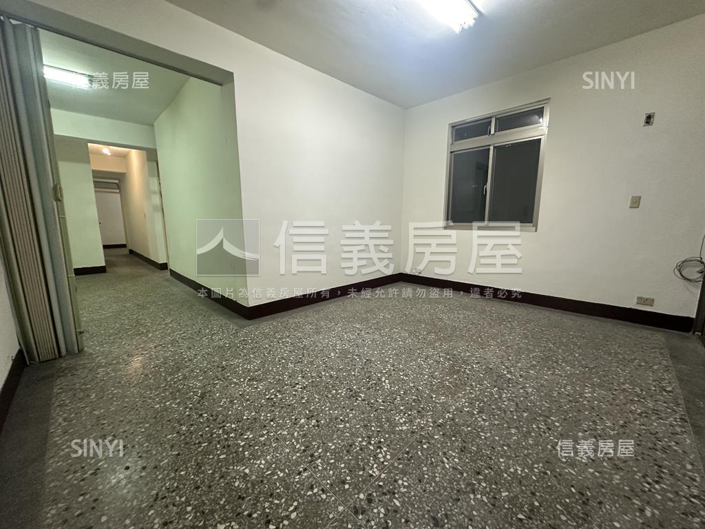 三面採光三樓三房棒房屋室內格局與周邊環境