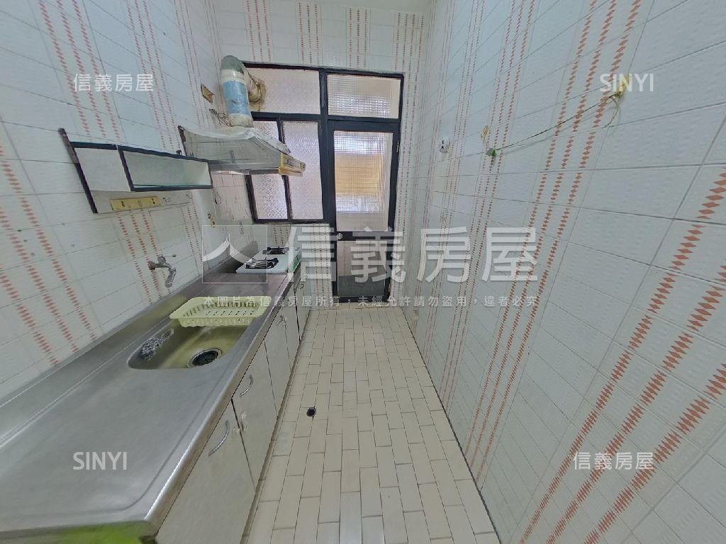 近美術館採光成家三房房屋室內格局與周邊環境