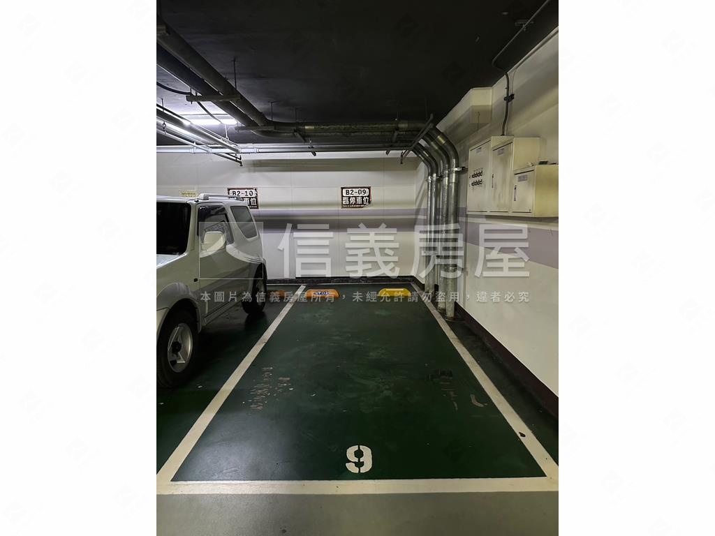 基泰之星Ｂ２稀有車位－２房屋室內格局與周邊環境