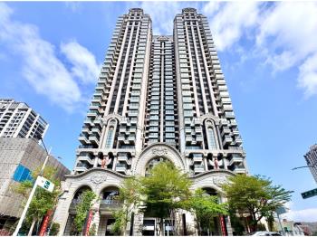 鉑愛悅巔峰兩房車位