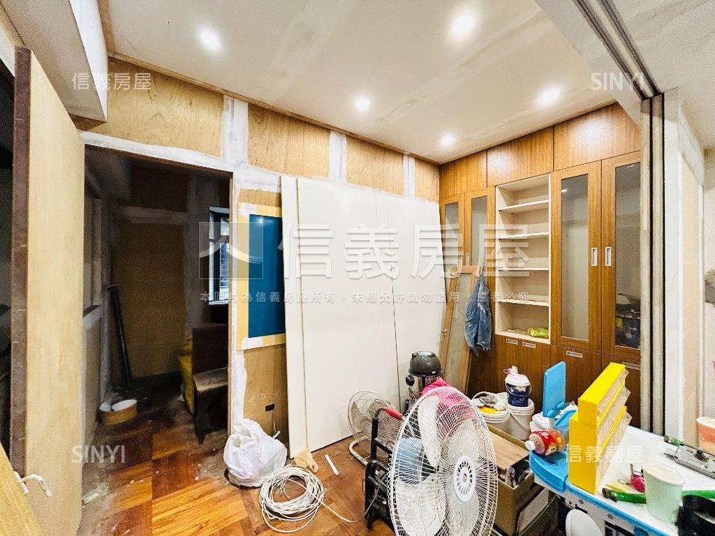 長安街大坪數黃金三樓房屋室內格局與周邊環境