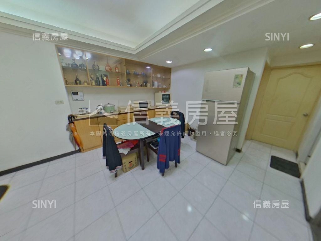 近特區電梯兩房房屋室內格局與周邊環境