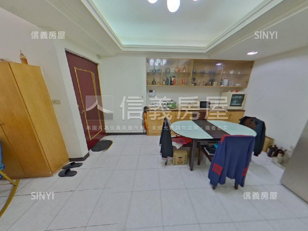 近特區電梯兩房房屋室內格局與周邊環境