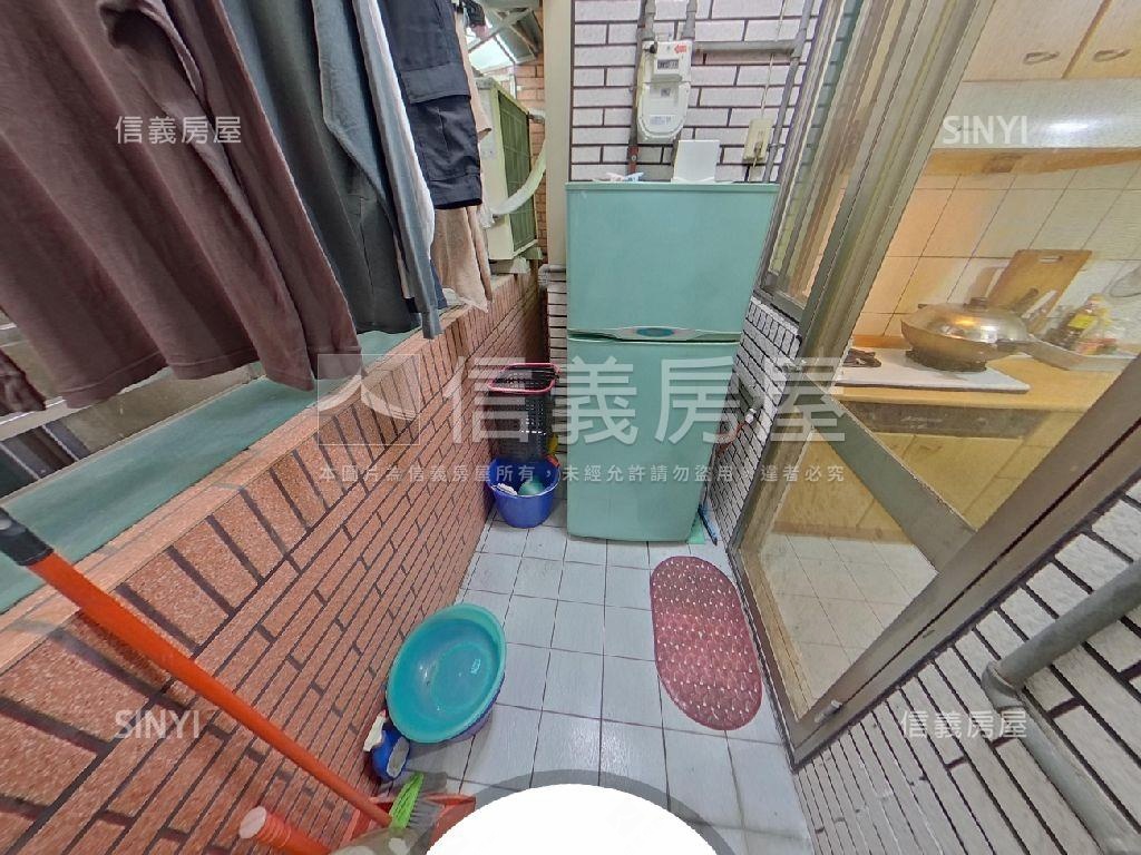 近特區電梯兩房房屋室內格局與周邊環境