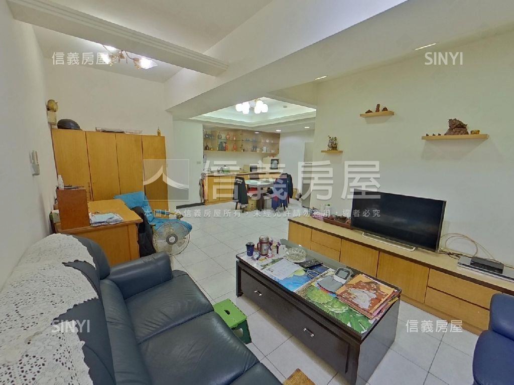 近特區電梯兩房房屋室內格局與周邊環境