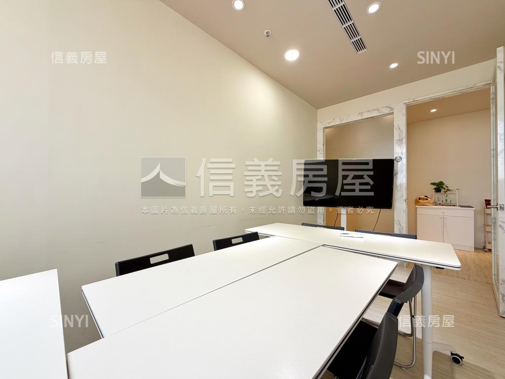 高雄車站｜穩定收租辦公室房屋室內格局與周邊環境