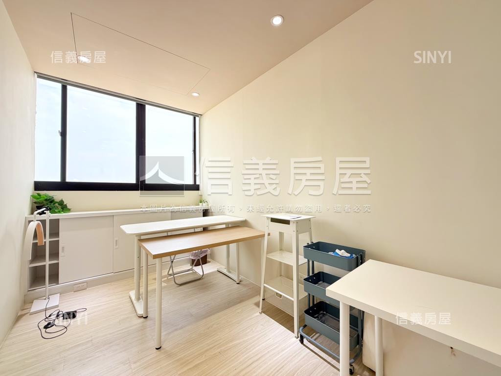 高雄車站｜穩定收租辦公室房屋室內格局與周邊環境