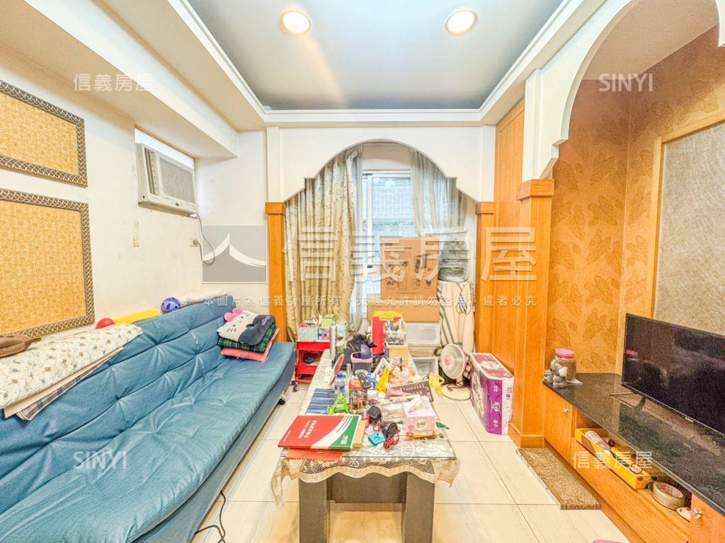 兩房有車位先看這間房屋室內格局與周邊環境