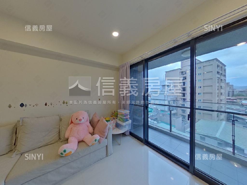 鄉林左岸三房雙車位房屋室內格局與周邊環境