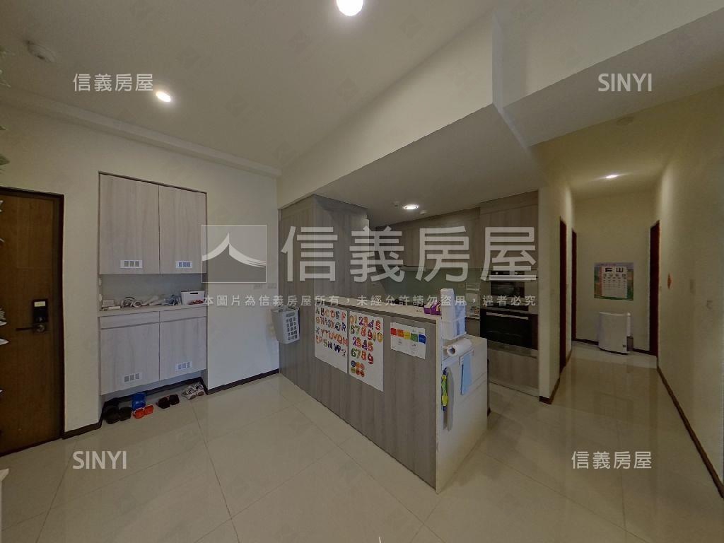 鄉林左岸三房雙車位房屋室內格局與周邊環境