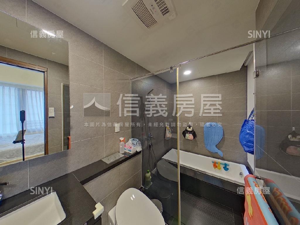 鄉林左岸三房雙車位房屋室內格局與周邊環境