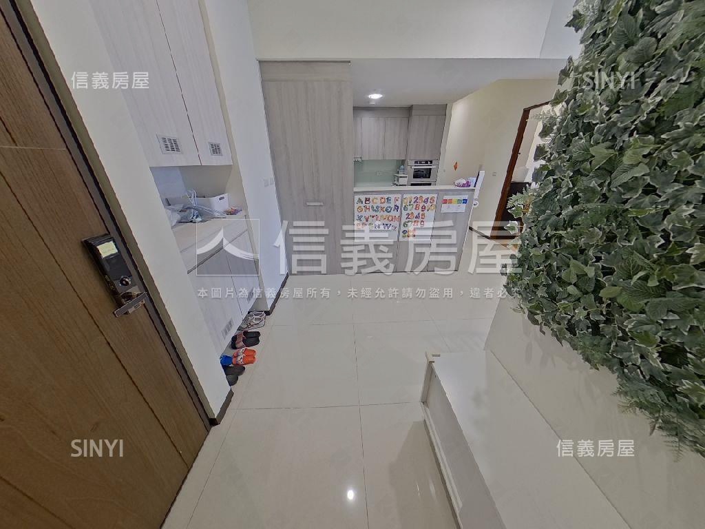 鄉林左岸三房雙車位房屋室內格局與周邊環境