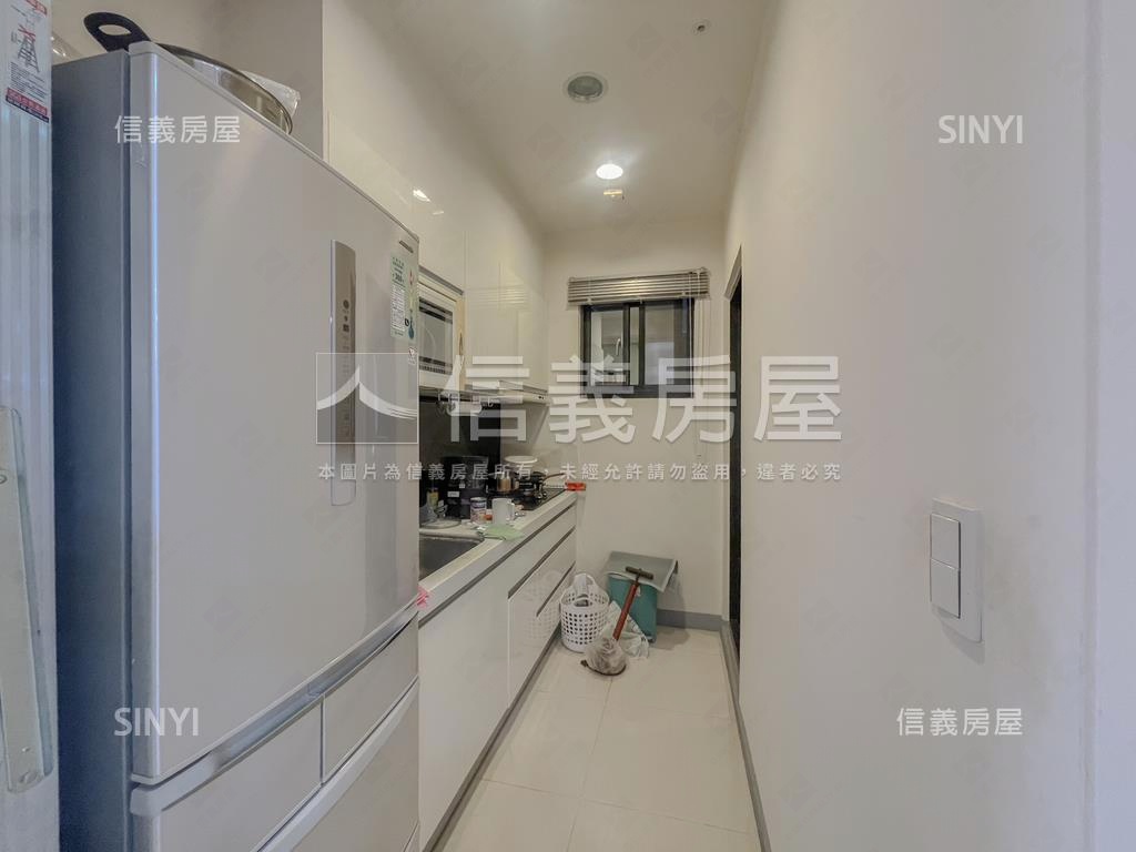 美術館艾美館兩房平移房屋室內格局與周邊環境