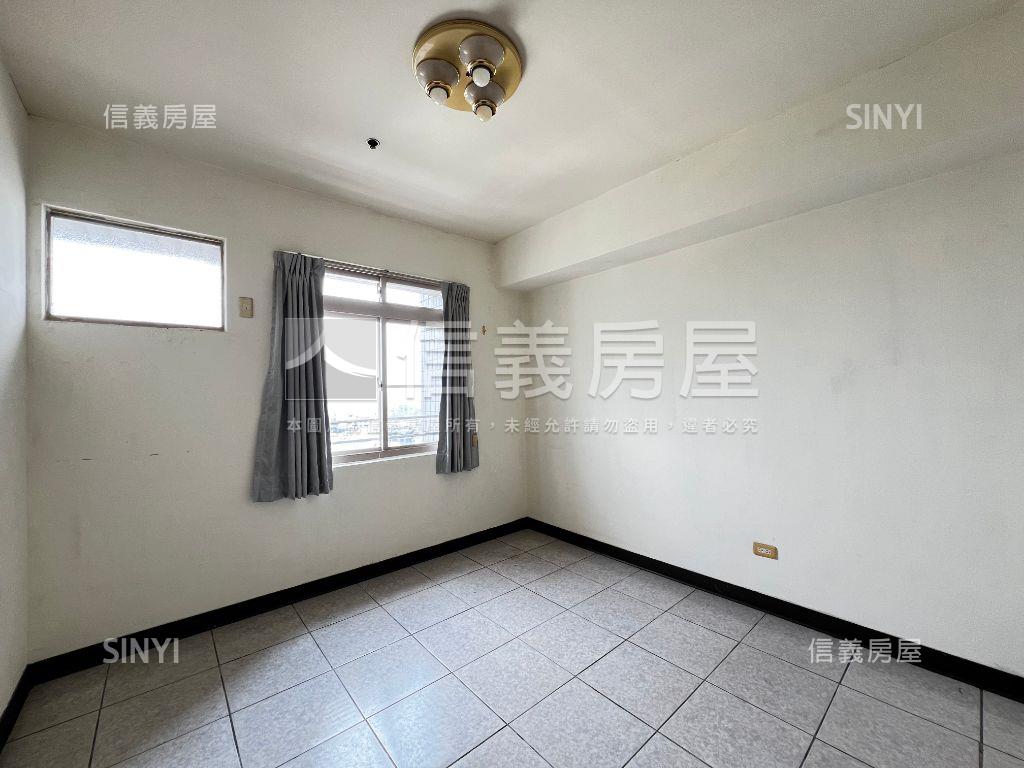 經國新城次高樓層附車位房屋室內格局與周邊環境