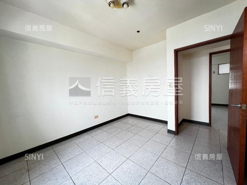 經國新城次高樓層附車位房屋室內格局與周邊環境