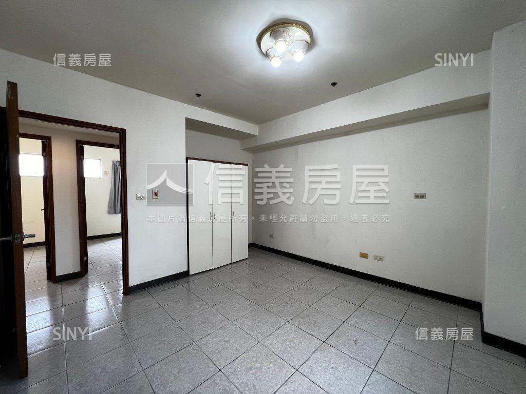 經國新城次高樓層附車位房屋室內格局與周邊環境