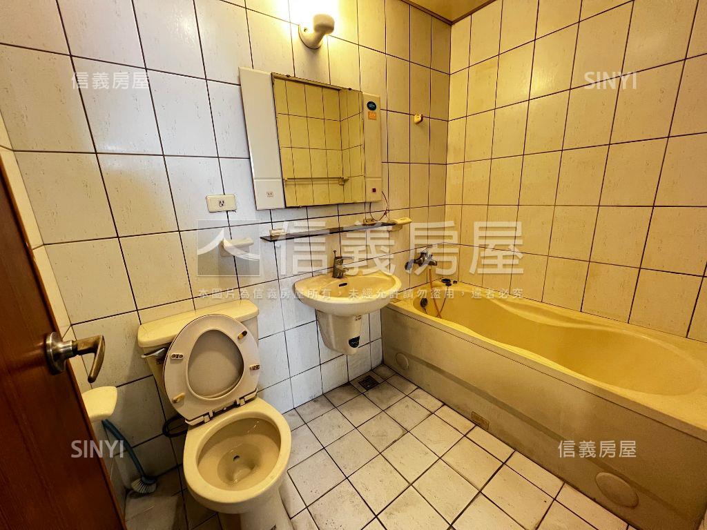 經國新城次高樓層附車位房屋室內格局與周邊環境