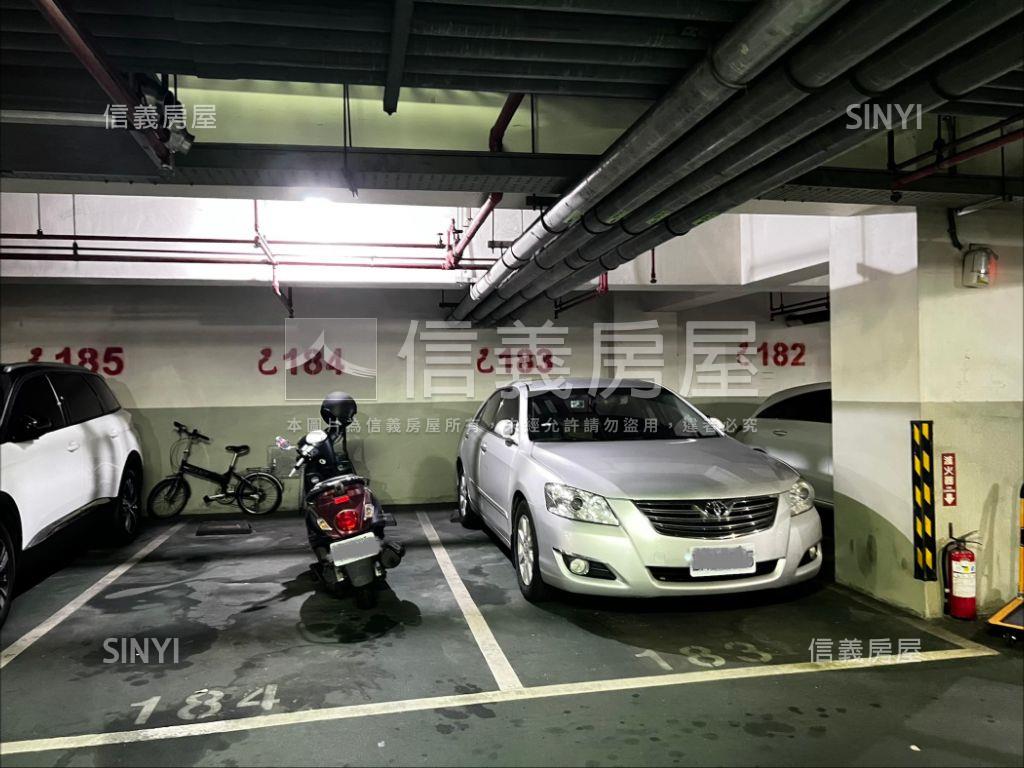 經國新城次高樓層附車位房屋室內格局與周邊環境