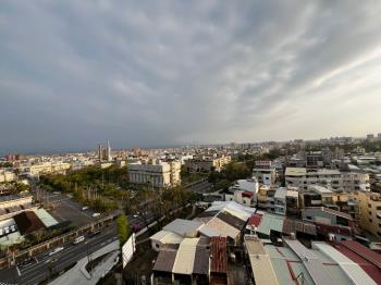 經國新城次高樓層附車位