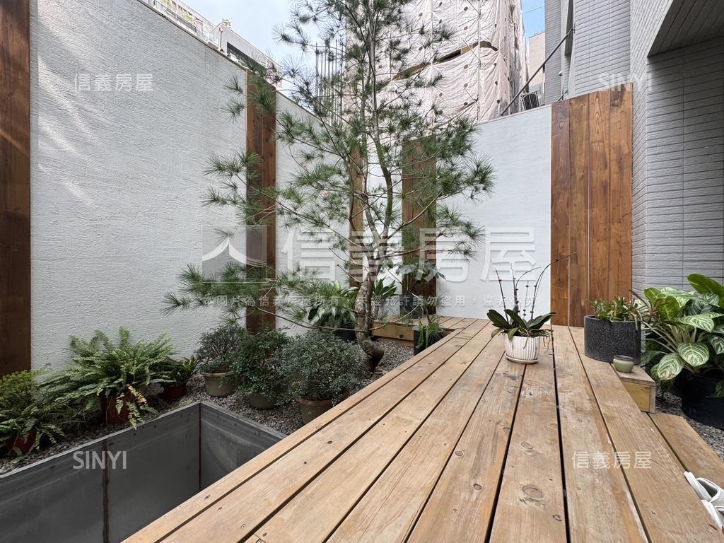 近公園朝南別墅加蓋電梯房屋室內格局與周邊環境