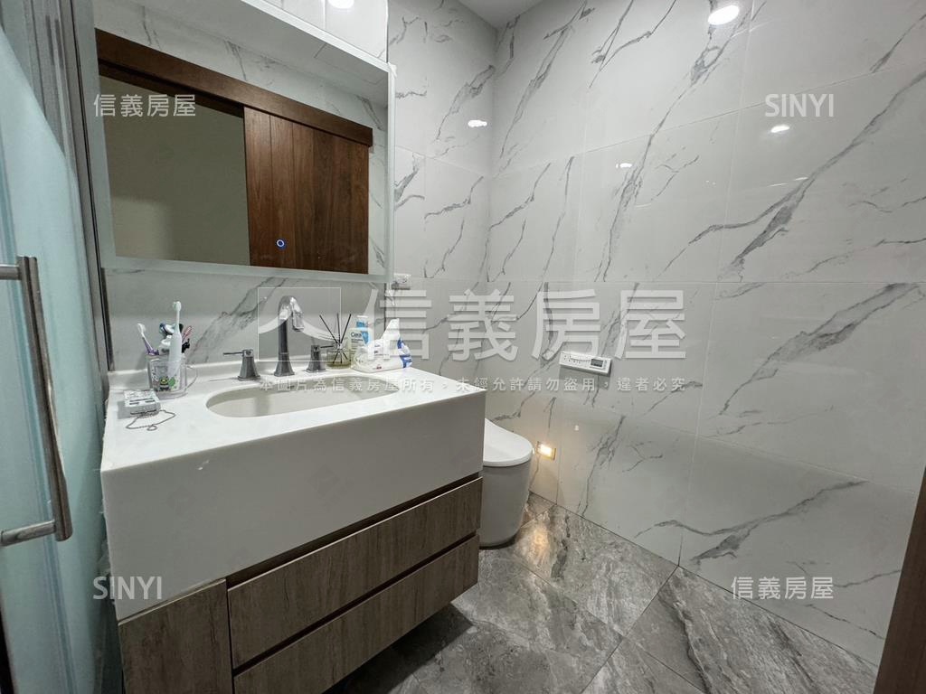 近公園朝南別墅加蓋電梯房屋室內格局與周邊環境