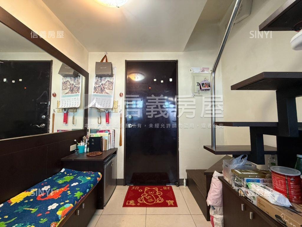 大灣商圈樓中樓美居套房房屋室內格局與周邊環境