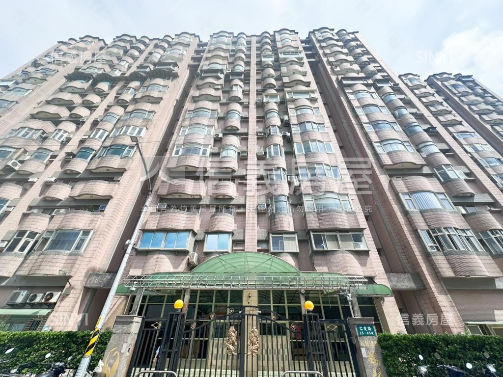 鶴馨居挑高一樓大空間房屋室內格局與周邊環境