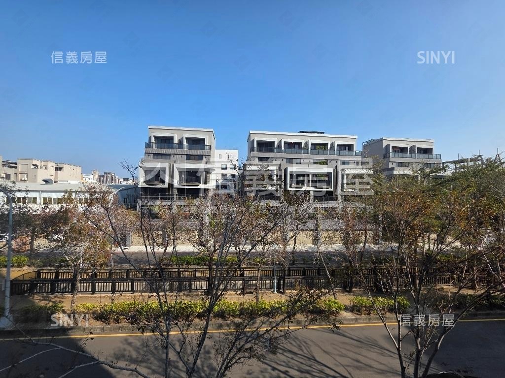 碧國時雍三房附雙平車位房屋室內格局與周邊環境