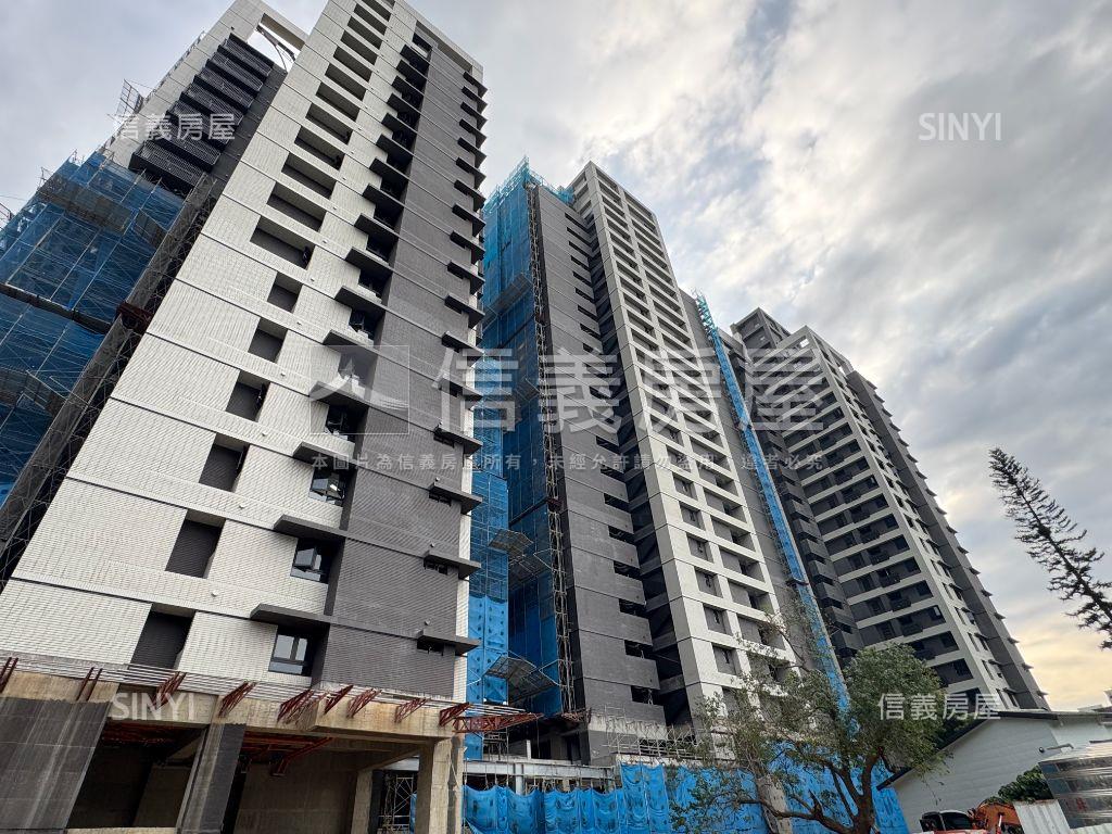 宏築信義２房附坡平車位房屋室內格局與周邊環境