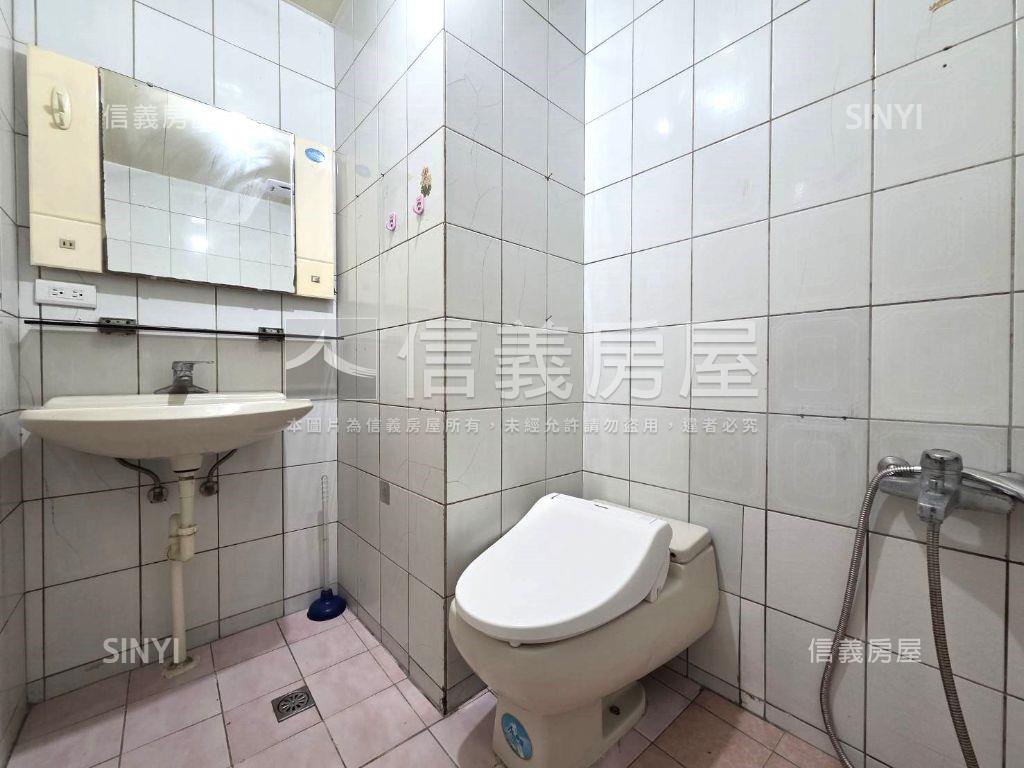 台北景觀大樓方正兩房房屋室內格局與周邊環境