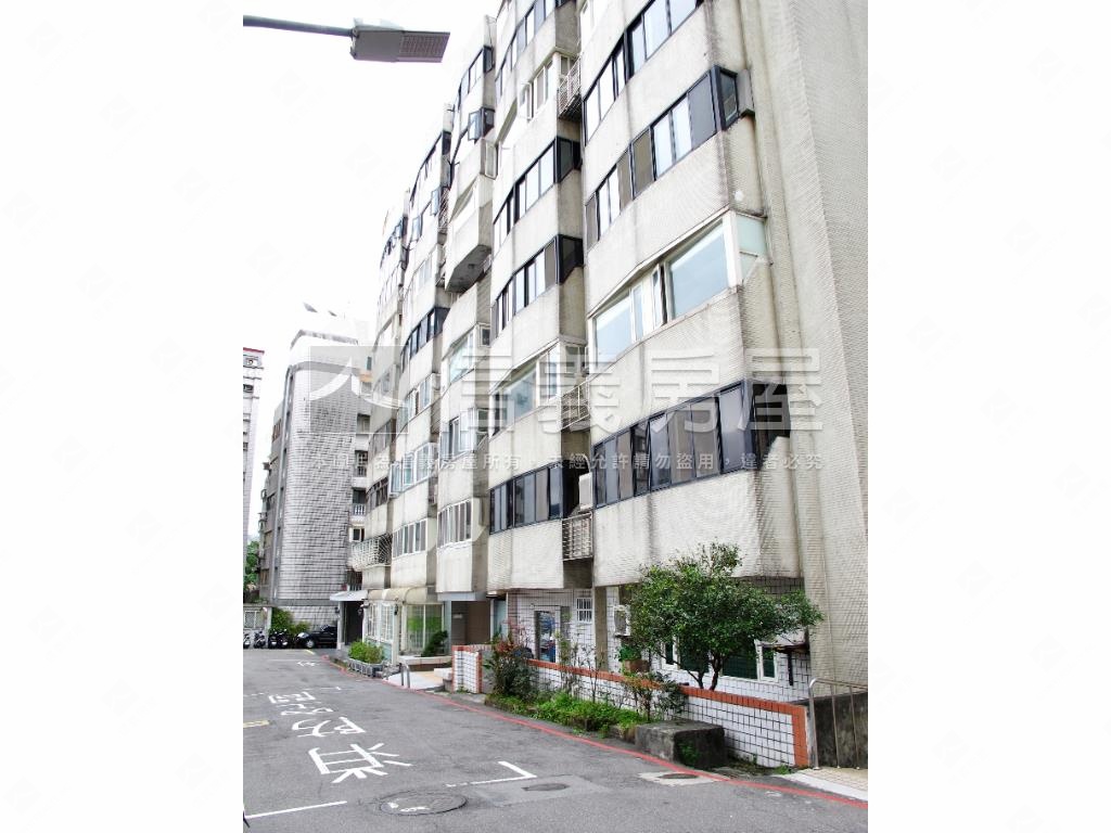 中國花園電梯三房房屋室內格局與周邊環境