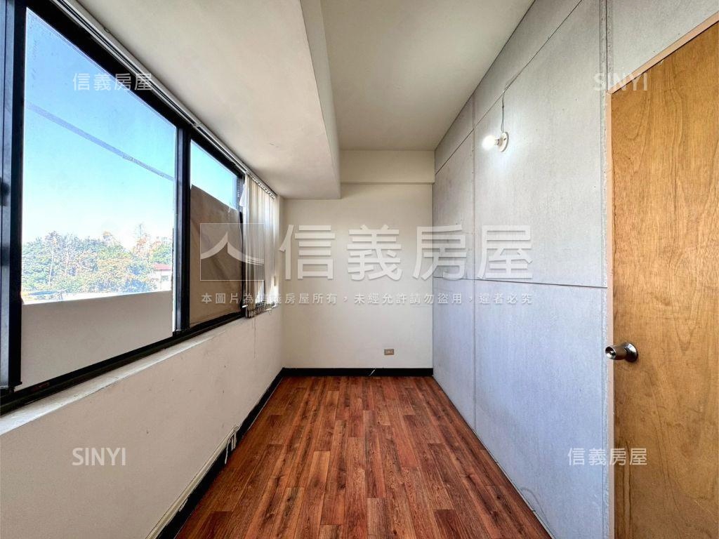 ２０米路店面３層樓附車位房屋室內格局與周邊環境