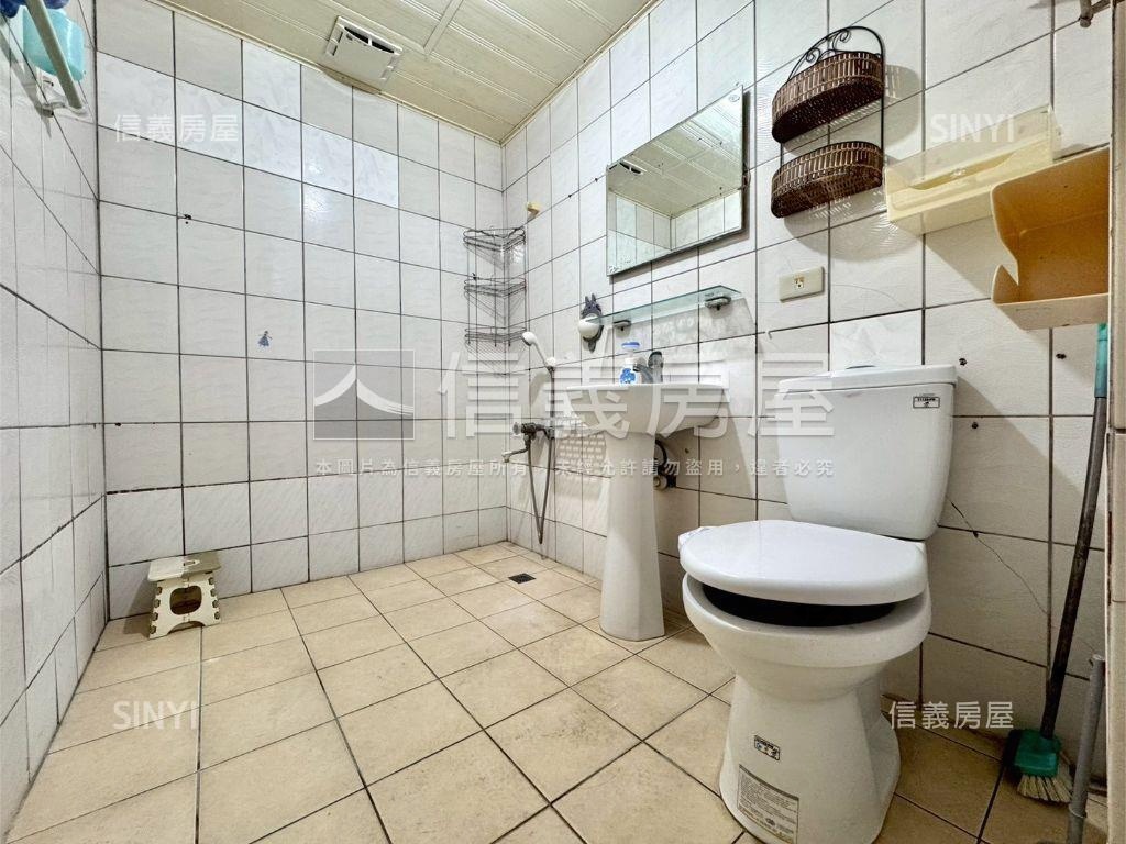 ２０米路店面３層樓附車位房屋室內格局與周邊環境