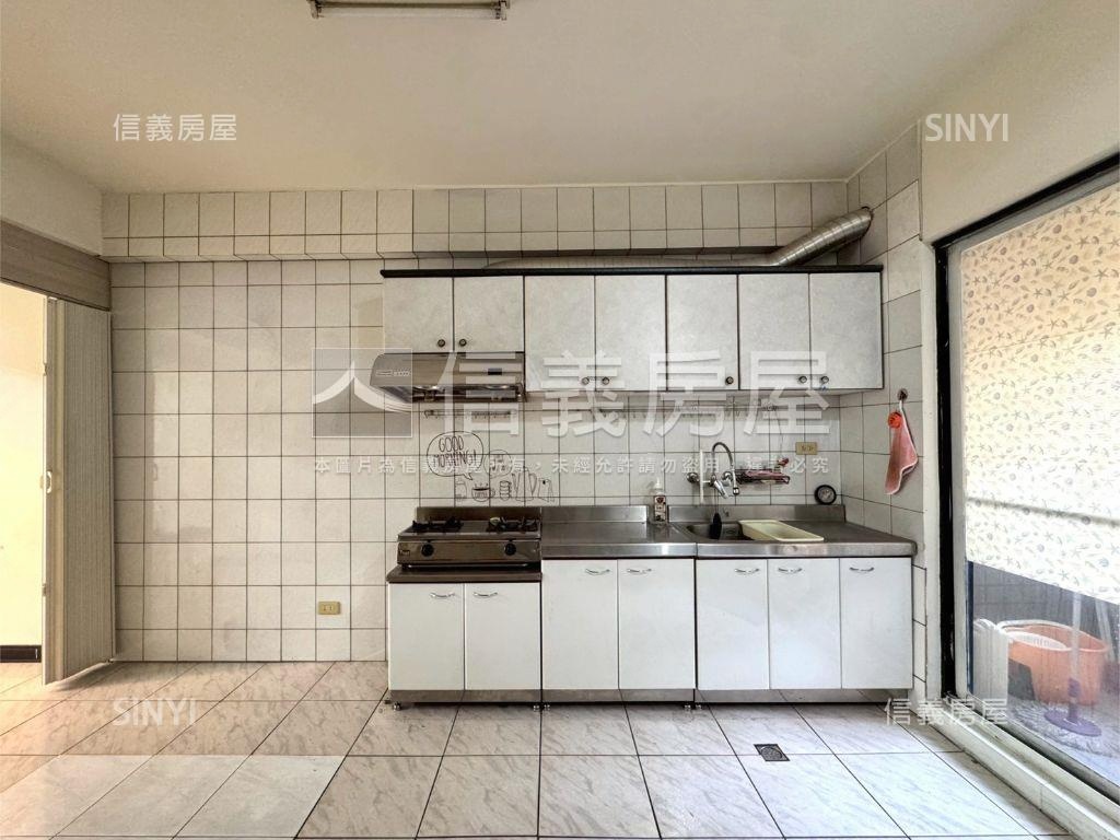 ２０米路店面３層樓附車位房屋室內格局與周邊環境