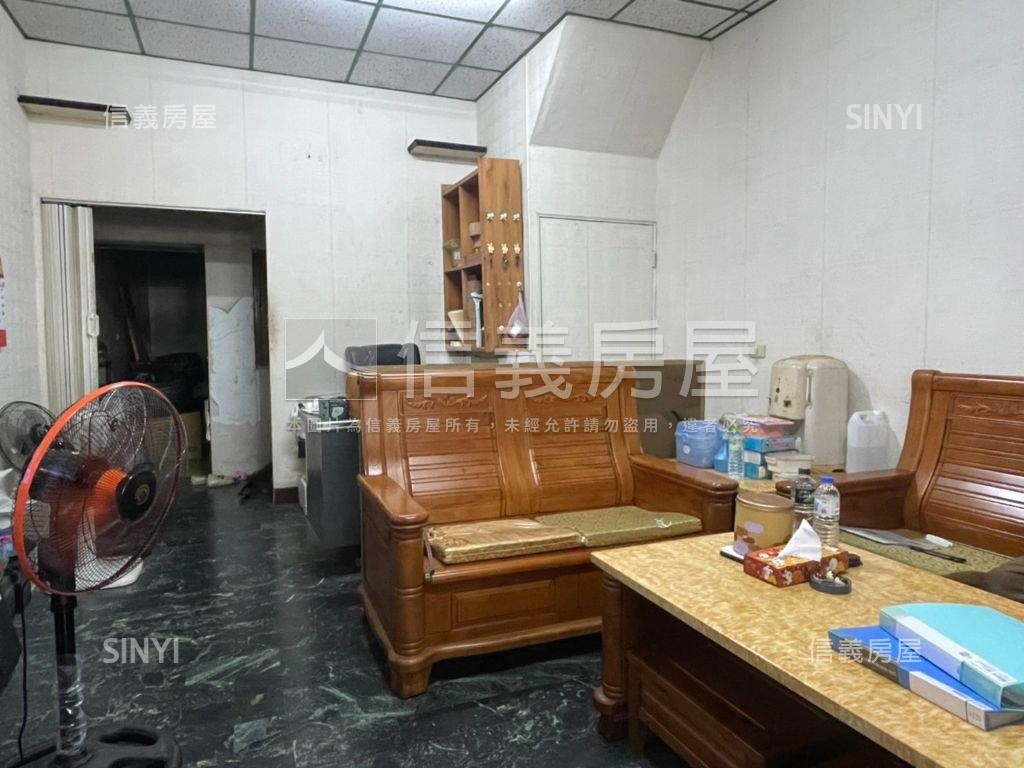 ☆楠梓右昌臨路透天店面房屋室內格局與周邊環境