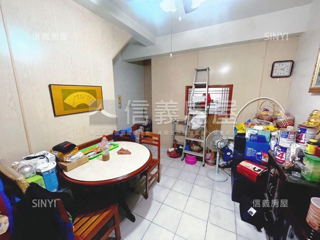 ☆楠梓右昌臨路透天店面房屋室內格局與周邊環境