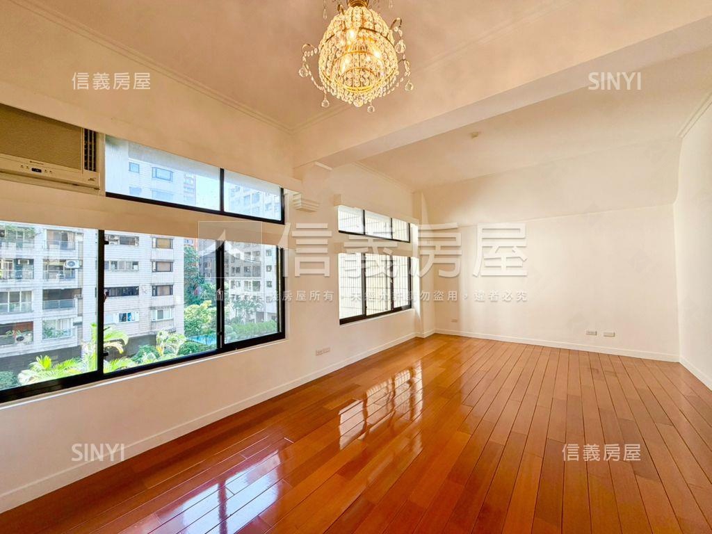 看公園中庭的祥瑞園附車位房屋室內格局與周邊環境