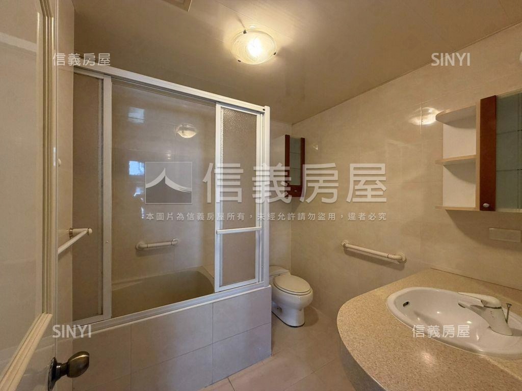 看公園中庭的祥瑞園附車位房屋室內格局與周邊環境