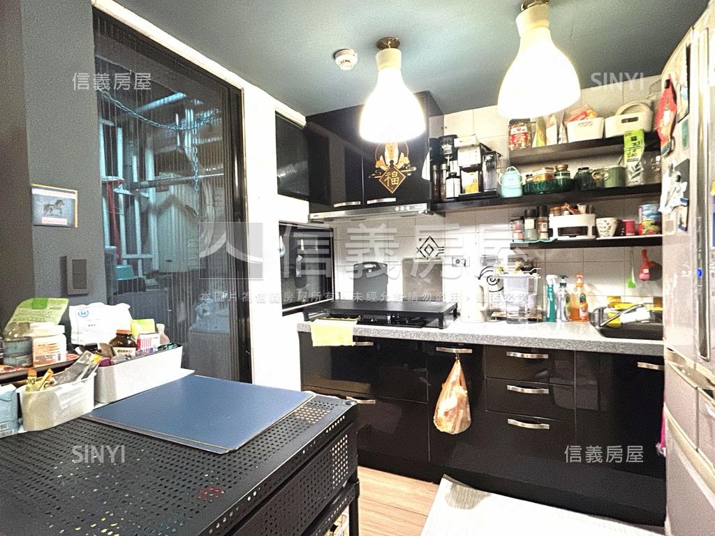 日月光景觀兩房房屋室內格局與周邊環境