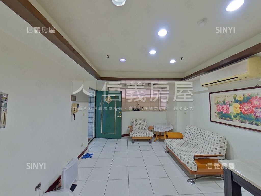 君臨三房三車位房屋室內格局與周邊環境