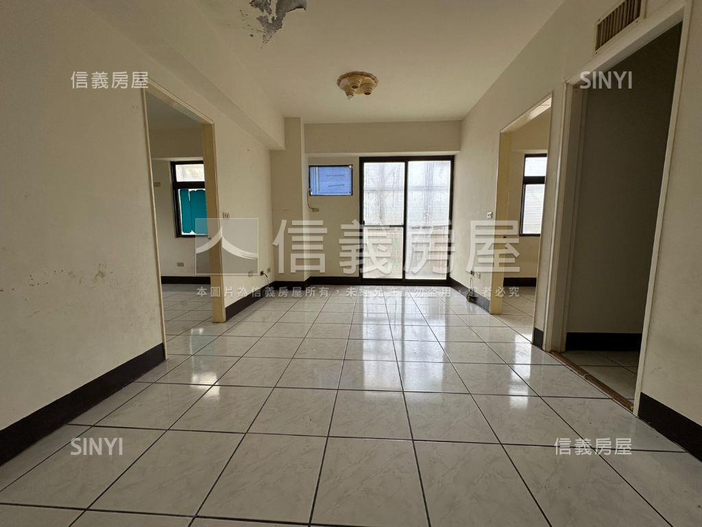 龍岡低總價大空間２房車位房屋室內格局與周邊環境