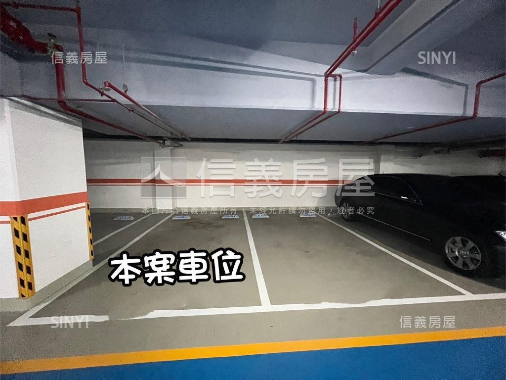 城又青次頂樓美妝二房車位房屋室內格局與周邊環境