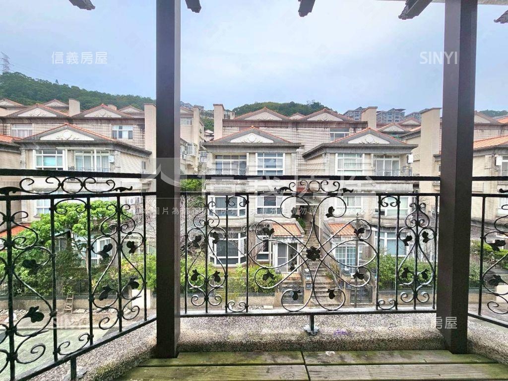 綠中海優質四房車位房屋室內格局與周邊環境