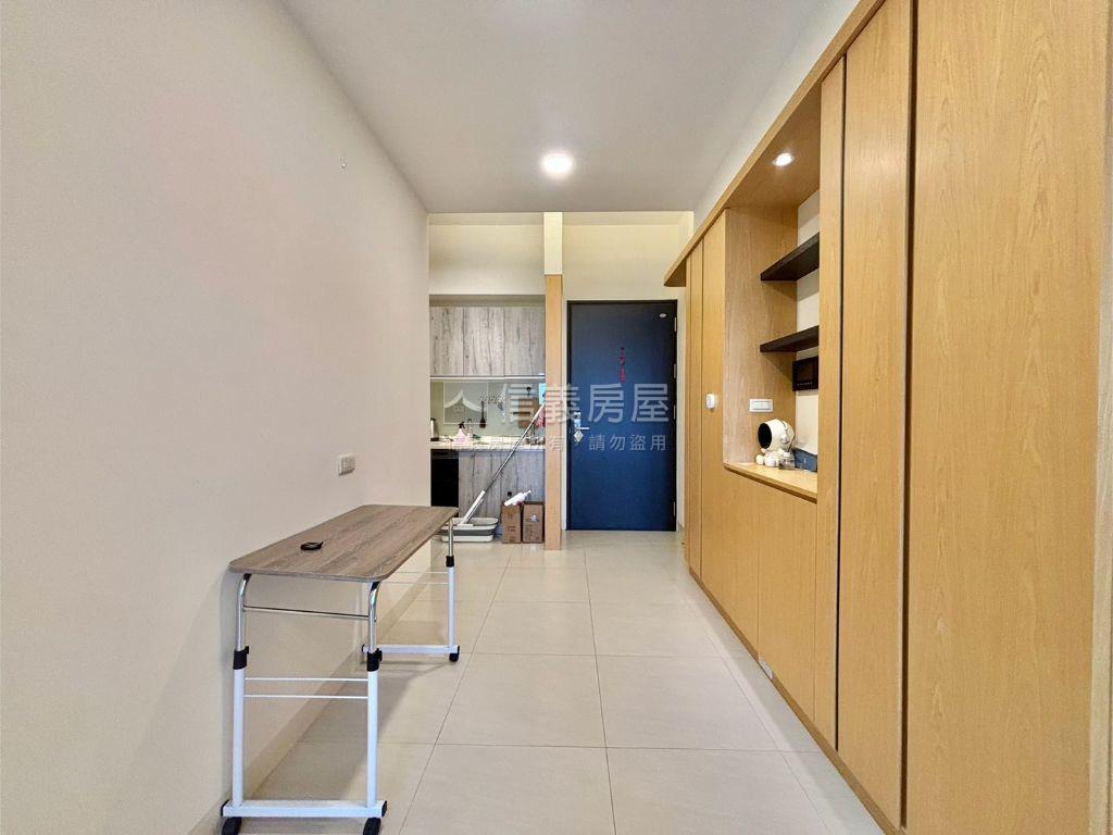 双對ＲＯＯＭ兩房平車房屋室內格局與周邊環境