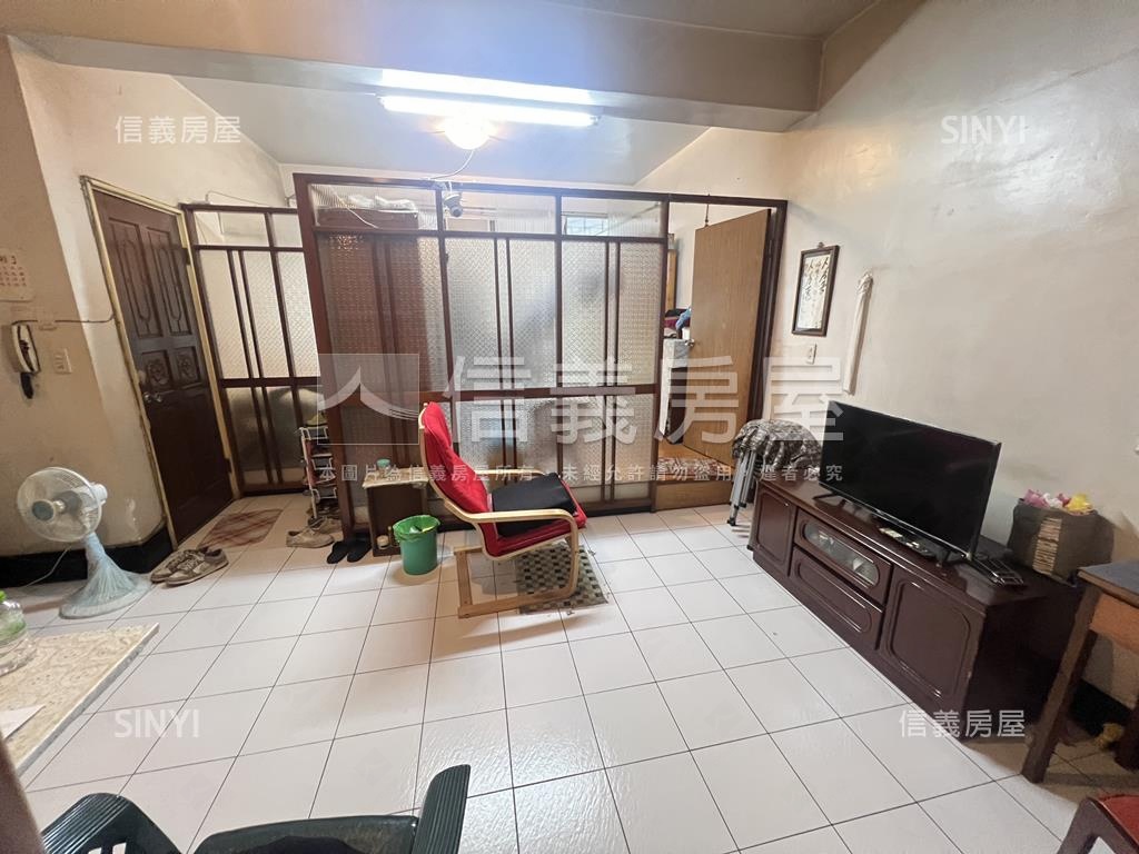 華聲街精品２樓房屋室內格局與周邊環境