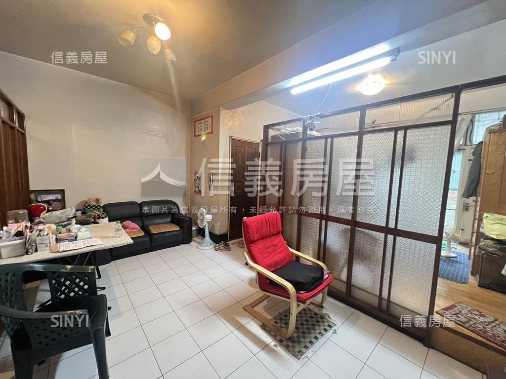 華聲街精品２樓房屋室內格局與周邊環境