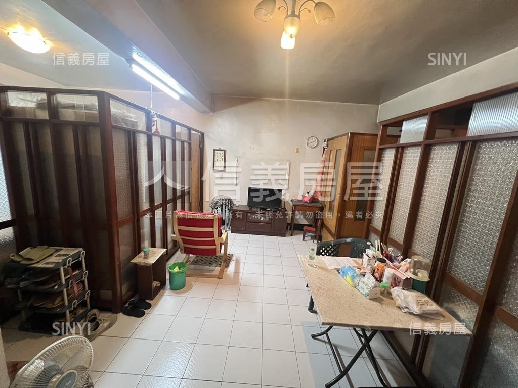 華聲街精品２樓房屋室內格局與周邊環境